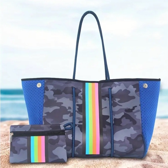 Handbags - Neoprene Camo Print Large Tote w/Pouch